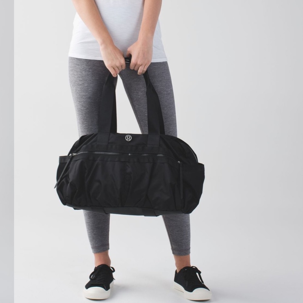 LULULEMON Gym to Win duffle bag
